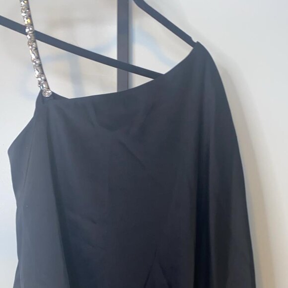 ALICIA + OLIVIA Riko crystal embellished one shoulder satin top - Picture 2 of 7